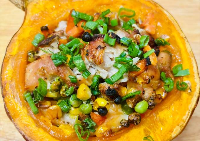 A picture of Red Kuri squash with chicken and vegetables.