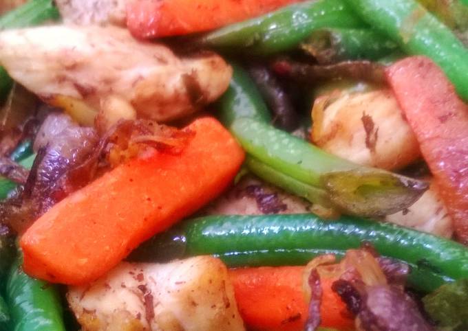 A picture of Black Pepper Chicken Veggie Stir Fry.