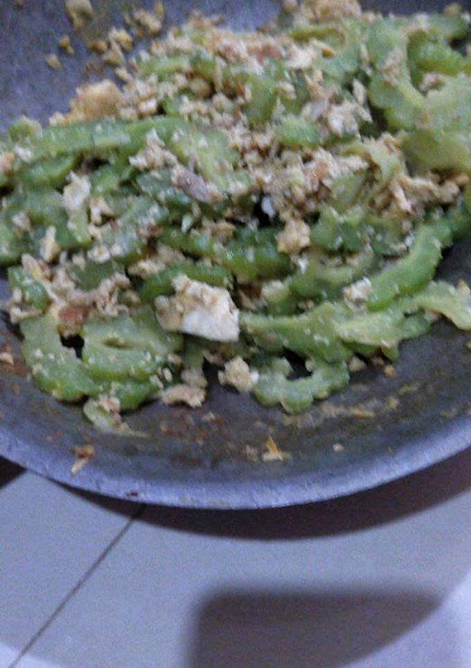 รูปของ ผัดไข่มะระ