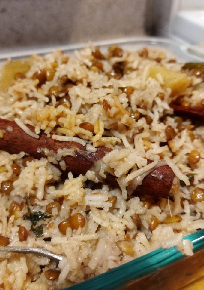 A picture of Massor daal (brown lentil) pulao.