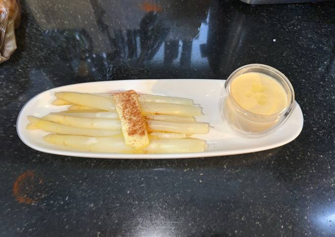 A picture of White asparagus - sous vide.