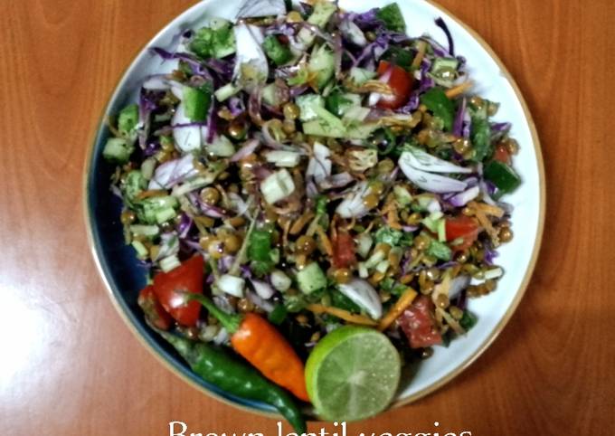 A picture of Brown lentil veggies salad 🥗.