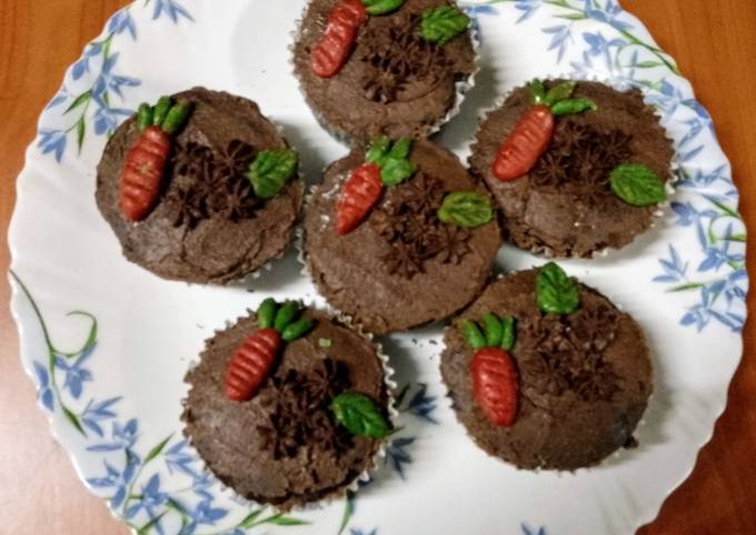 A picture of Chocolate & carrot cupcakes 🥕🧁.