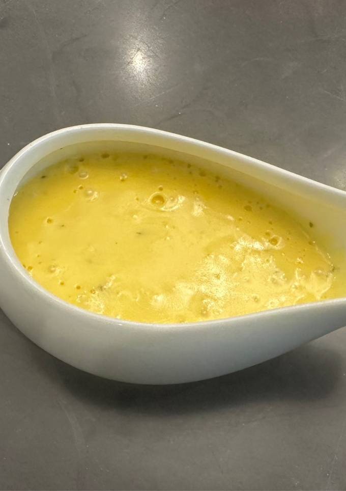 A picture of Béarnaise Sauce - stand mixer - 2 mins and WOW :p.