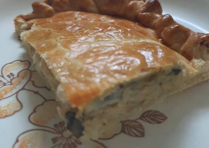 A picture of Rice and Mushroom Shortcrust Pastry Pie.