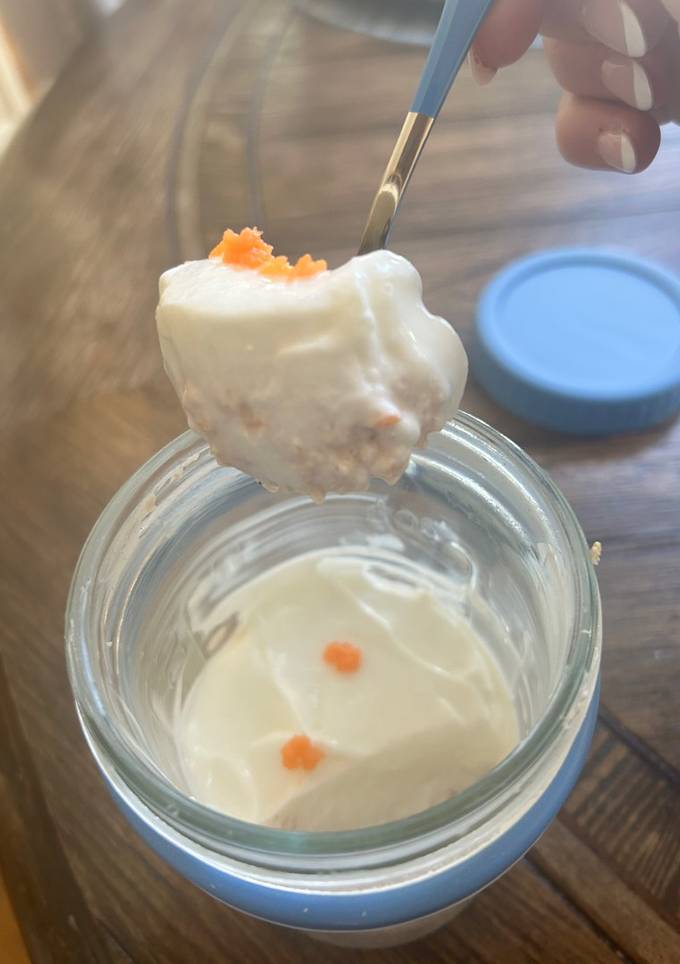 A picture of Carrot Cake Blended Overnight Oats 🥕🍰🧡.