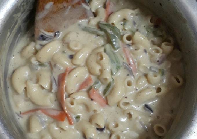 A picture of Vegetable Cheesy Cream Pasta.