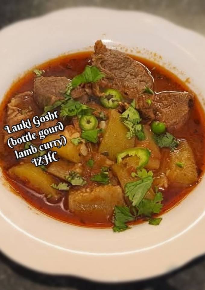 A picture of 🫕Lauki Gosht🫕 
(bottle gourd lamb curry).