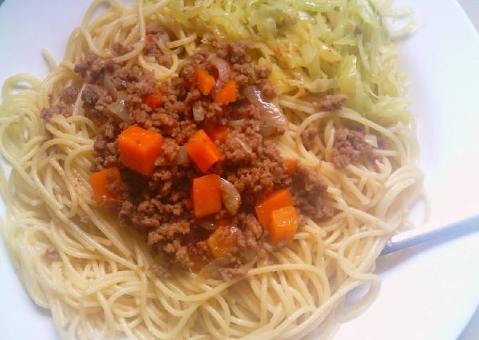 A picture of Spaghetti With Minced Meat and Cabbage.