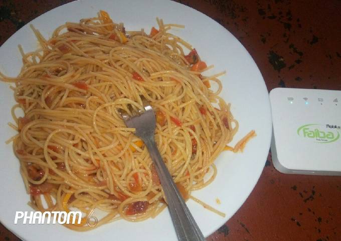 A picture of Spaghetti with veges.