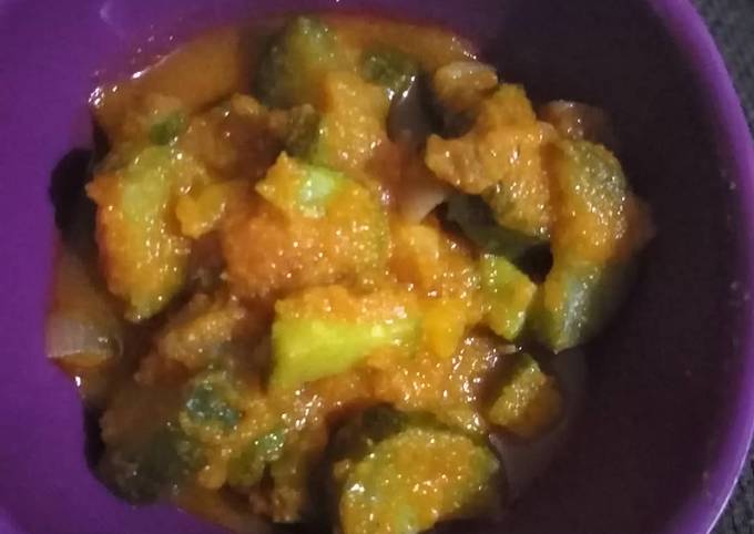 A picture of Courgette tomato stew.