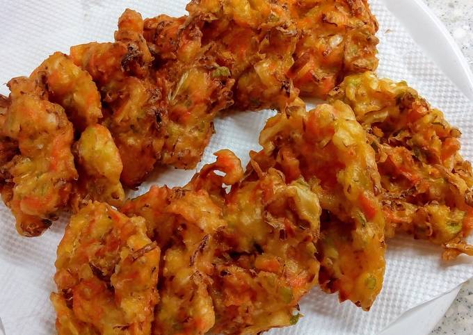 A picture of Vegetables fritters.