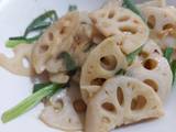 A picture of Lazy Stir fry crispy lotus roots 炒蓮藕.