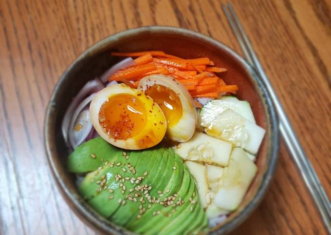 A picture of Mayak vegetable rice bowl.