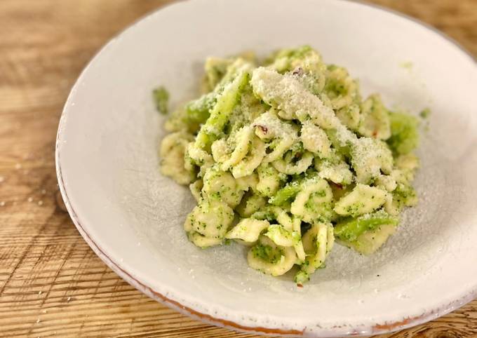 A picture of 🥦 One pot cook - orecchiette with creamy broccoli.