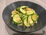 รูปของ ซูกินีผัดไข่ (เพิ่งรู้ว่า)ง่ายมากก