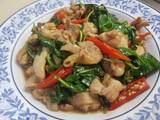 รูปของ สะโพกไก่ผัดโหระพา #
