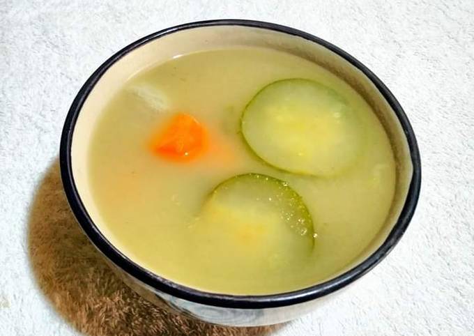 A picture of Vegetable Broth..