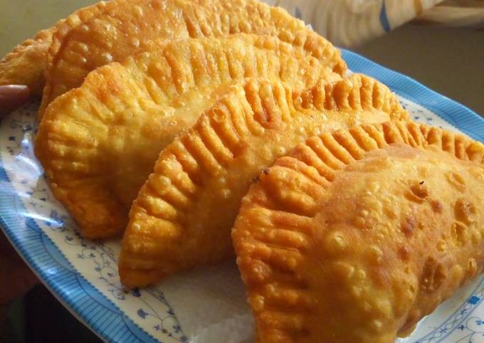 A picture of Vegetable meat pies.