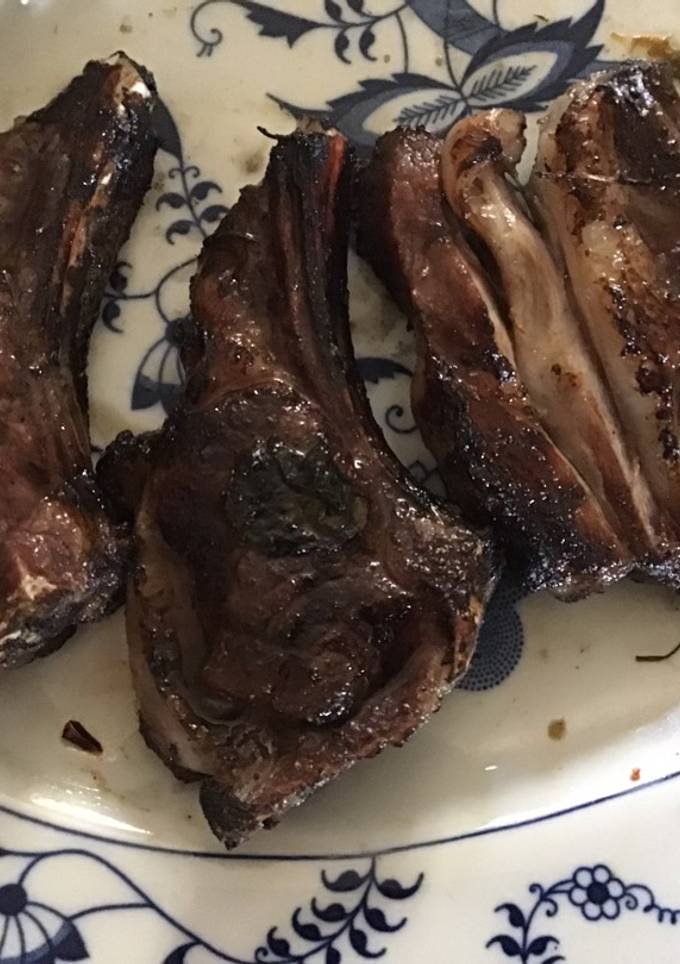 A picture of California Farm Marinaded Rosemary and Garlic Lamb Chops.