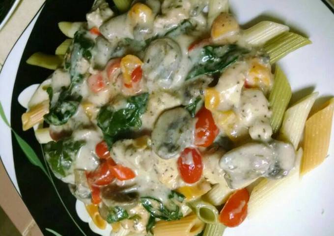 A picture of Chicken Vegetable Alfredo.