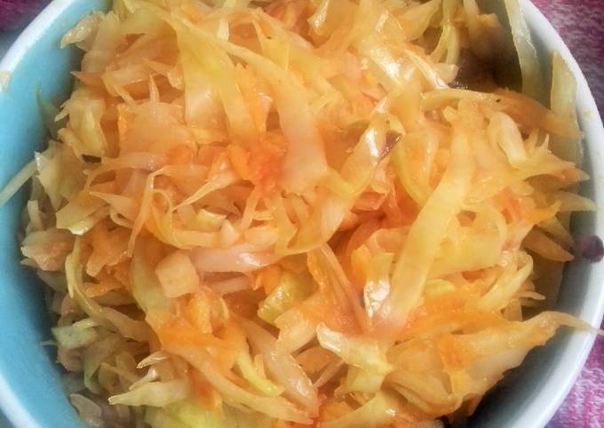 A picture of Fried Carrot and Cabbage.