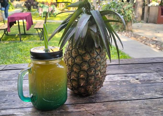 A picture of Pineapple and mint juice.