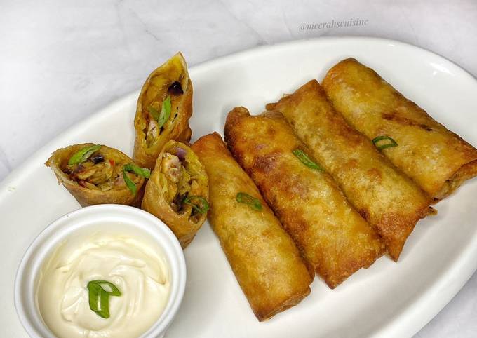 A picture of Chicken vegetable spring rolls.