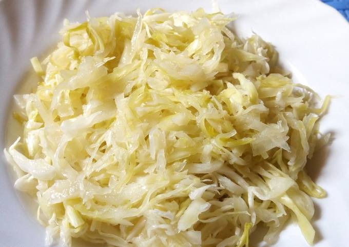 A picture of Steamed cabbage.