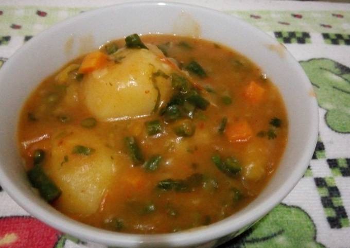 A picture of Matoke (Vegetables incorporated).