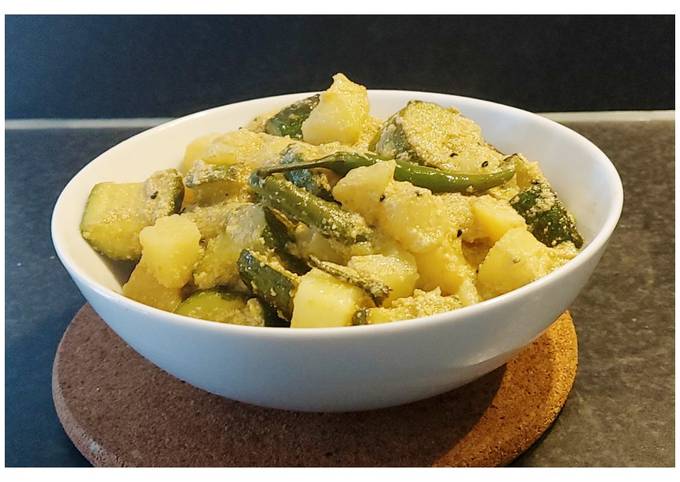 A picture of Courgette in Poppy seeds sauce.