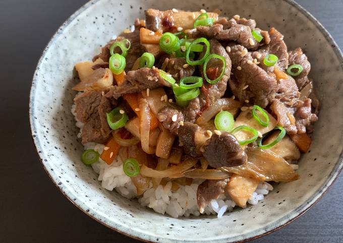 A picture of Lamb & Vegetable Stir-fry Rice Bowl.