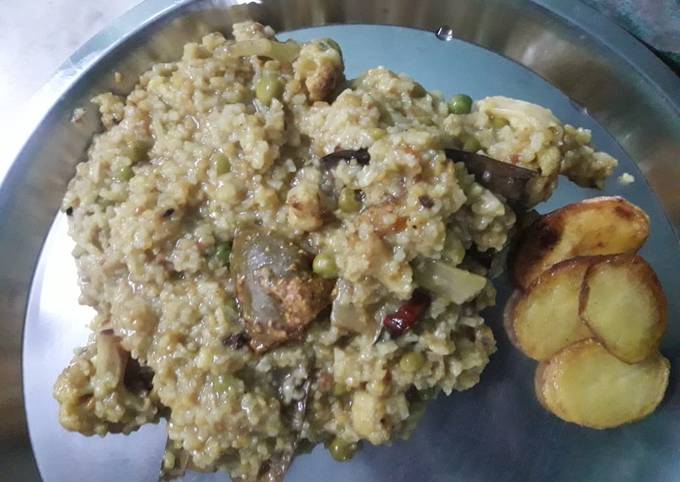 A picture of Mix vegetable khichdi.