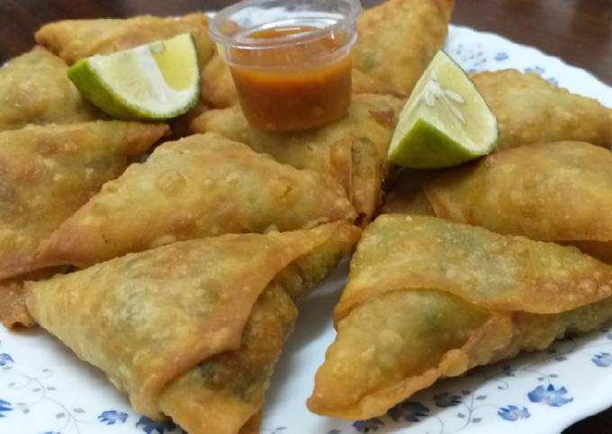 A picture of Vegetable Samosas# authors marathon.