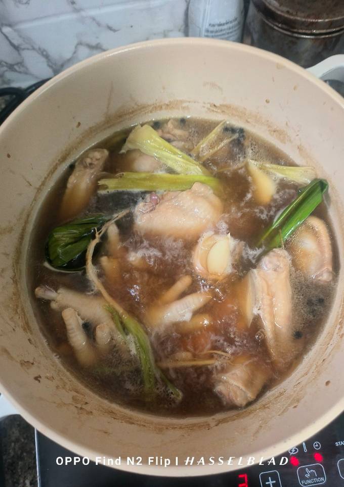 รูปของ ต้มเส้นตีนไก่
