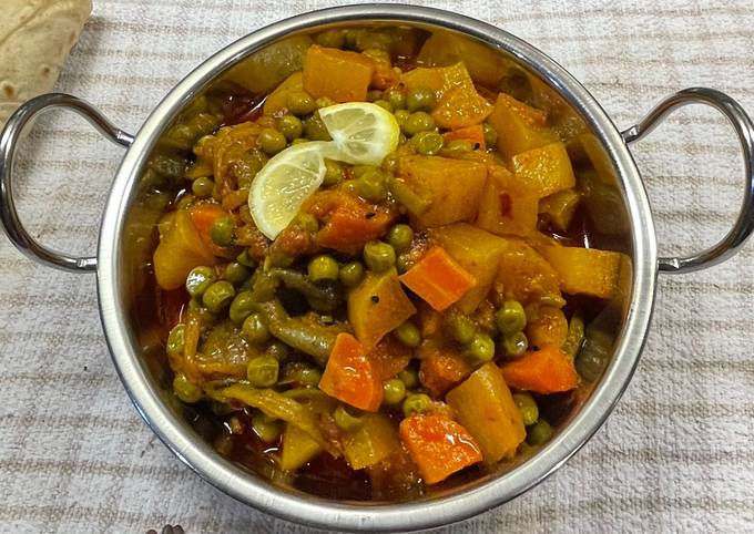 A picture of Turnip and Mixed Vegetable Curry.