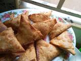 A picture of Veggie samosa.