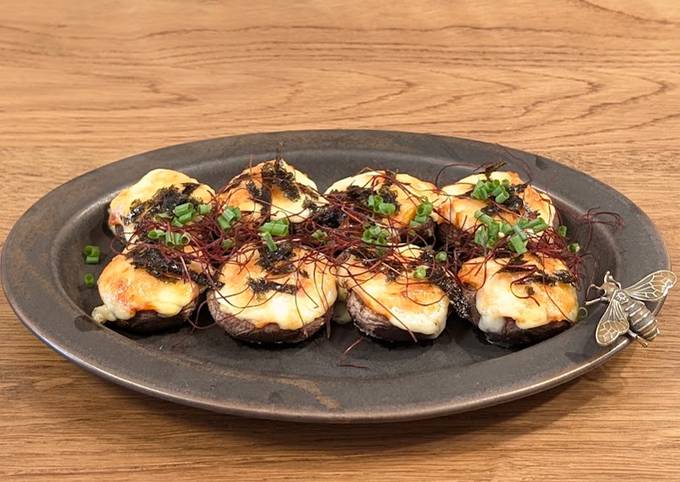 A picture of ★ Spicy Korean-style grilled shiitake mushrooms ★.