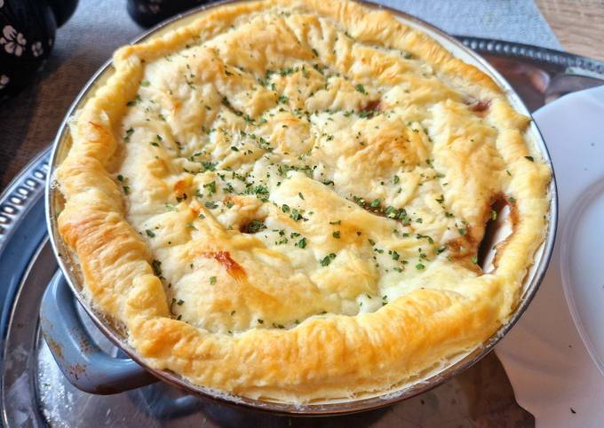 A picture of Mushroom and Ale Pie (Vegetarian).