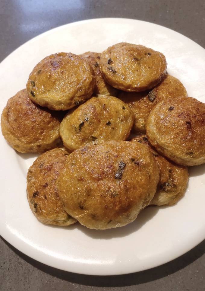 A picture of Fried Fish Cake.