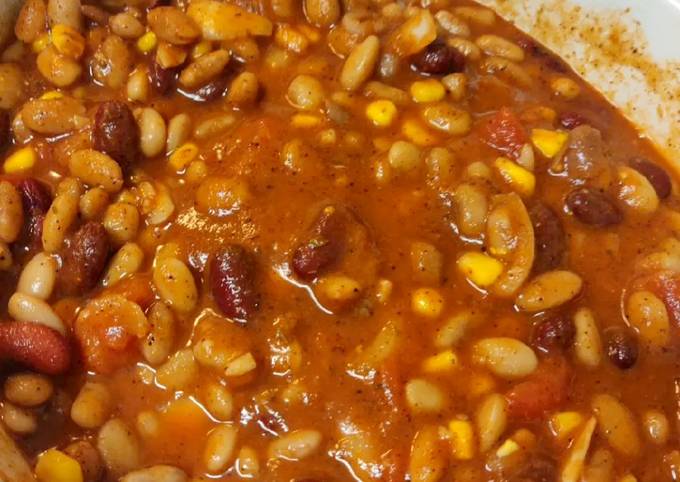 A picture of Three Bean Vegetable Chili 🌶️.