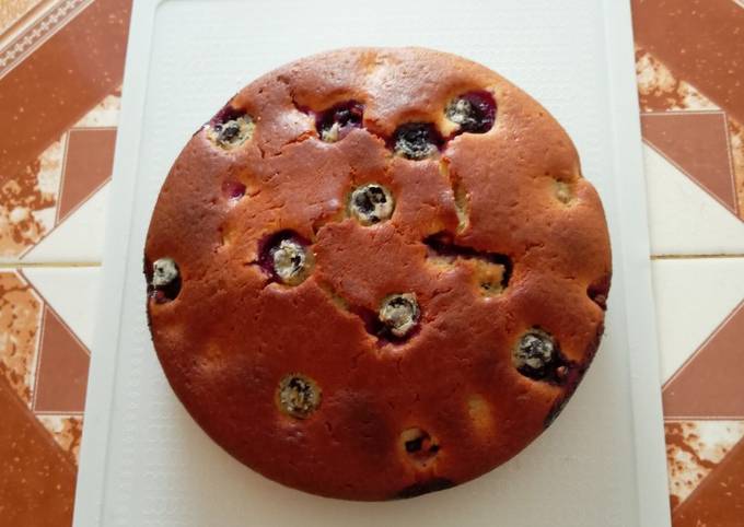 A picture of Blueberry Cake.