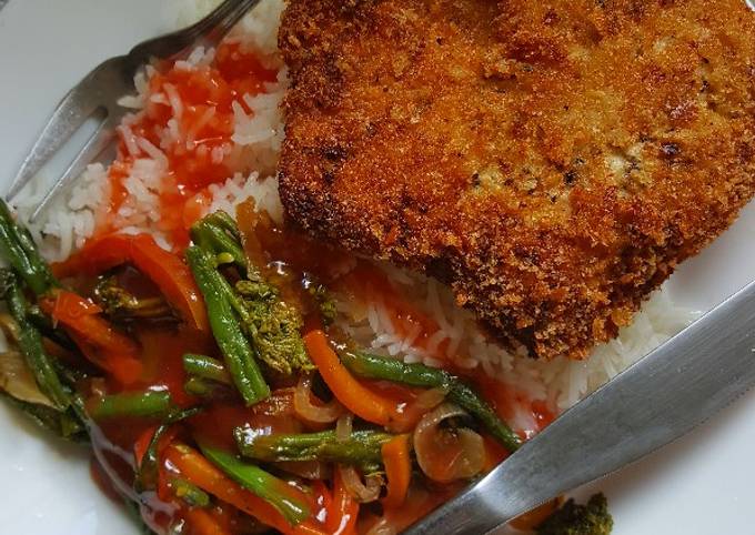 A picture of Crispy Chicken Breast & Mixed Veggies.