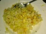 A picture of Rice eggs and cabbage.