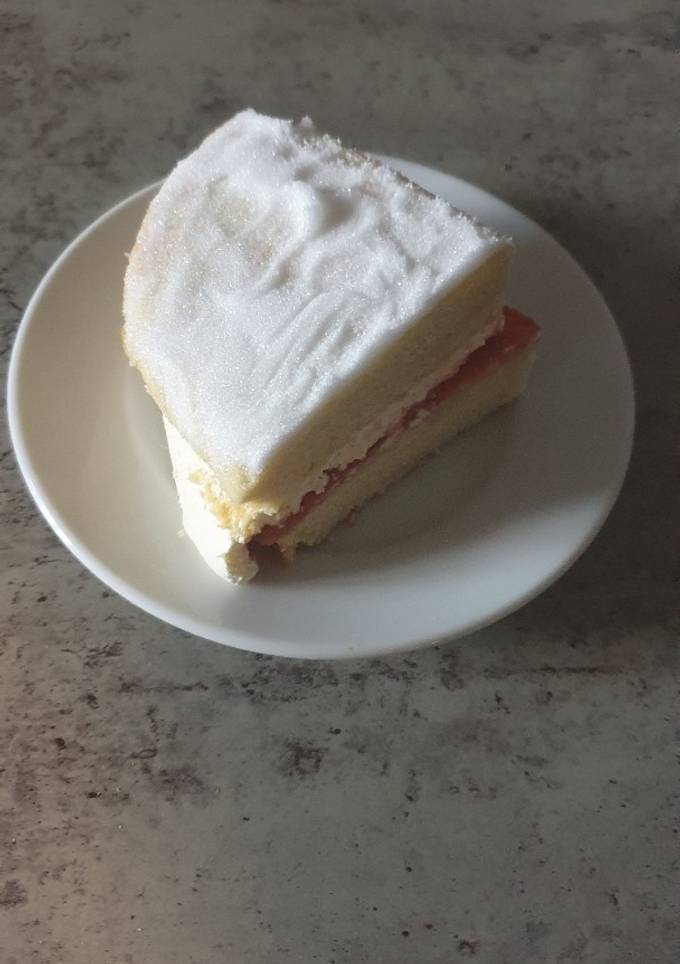 A picture of Cream and Jam Sandwich Cake.