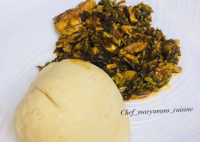 A picture of Vegetable soup and pounded yam by chef maryumms cuisine🌸.