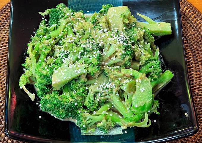 A picture of Broccoli with sesame dressing.