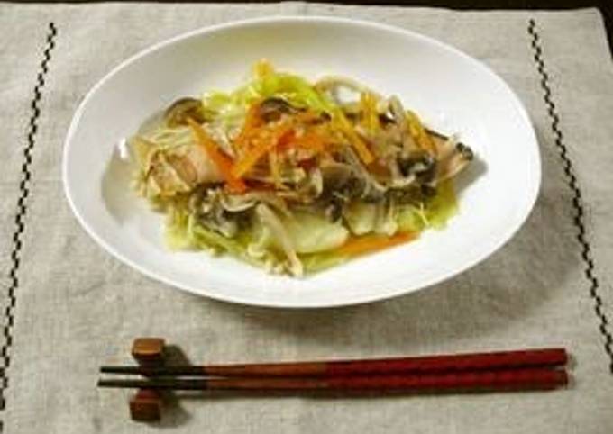 A picture of Healthy Steamed Salted Salmon and Vegetables.