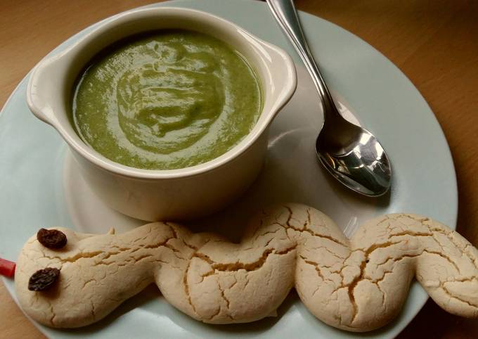 A picture of Vickys Halloween Green Slime Soup(Green Vegetable)GF DF EF SF NF.