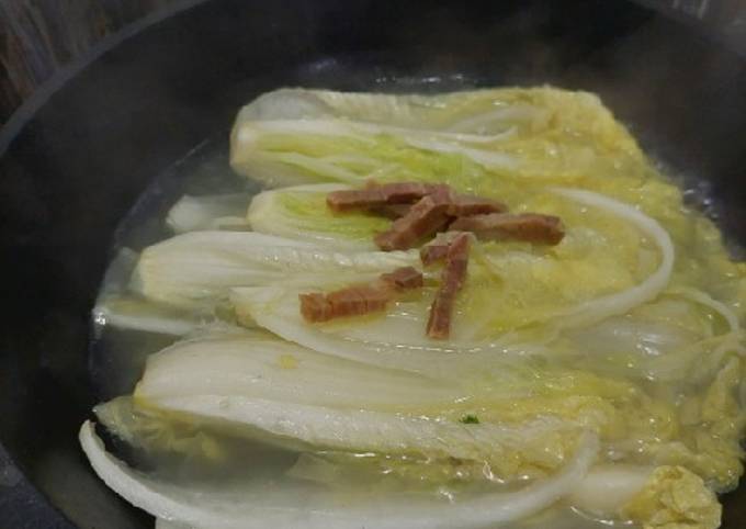 A picture of Jinhua ham Chinese cabbage 金華火腿娃娃菜.